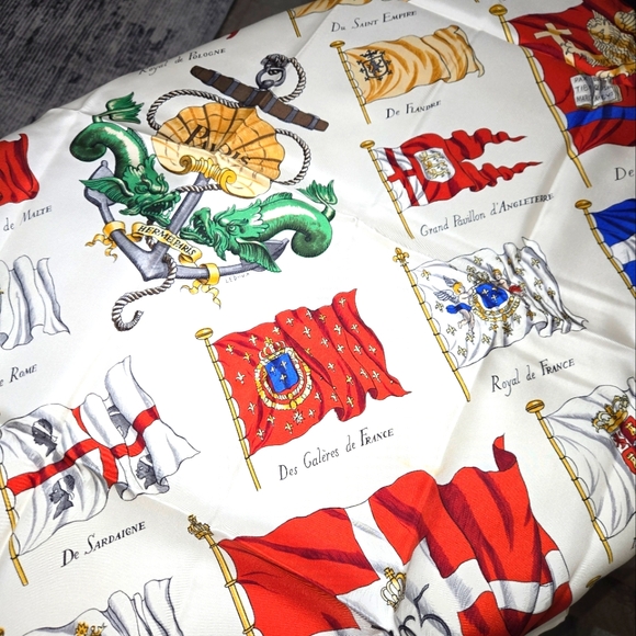 Vintage Hermès 1990s Pavois 100% Silk Scarf EUC - Picture 1 of 9